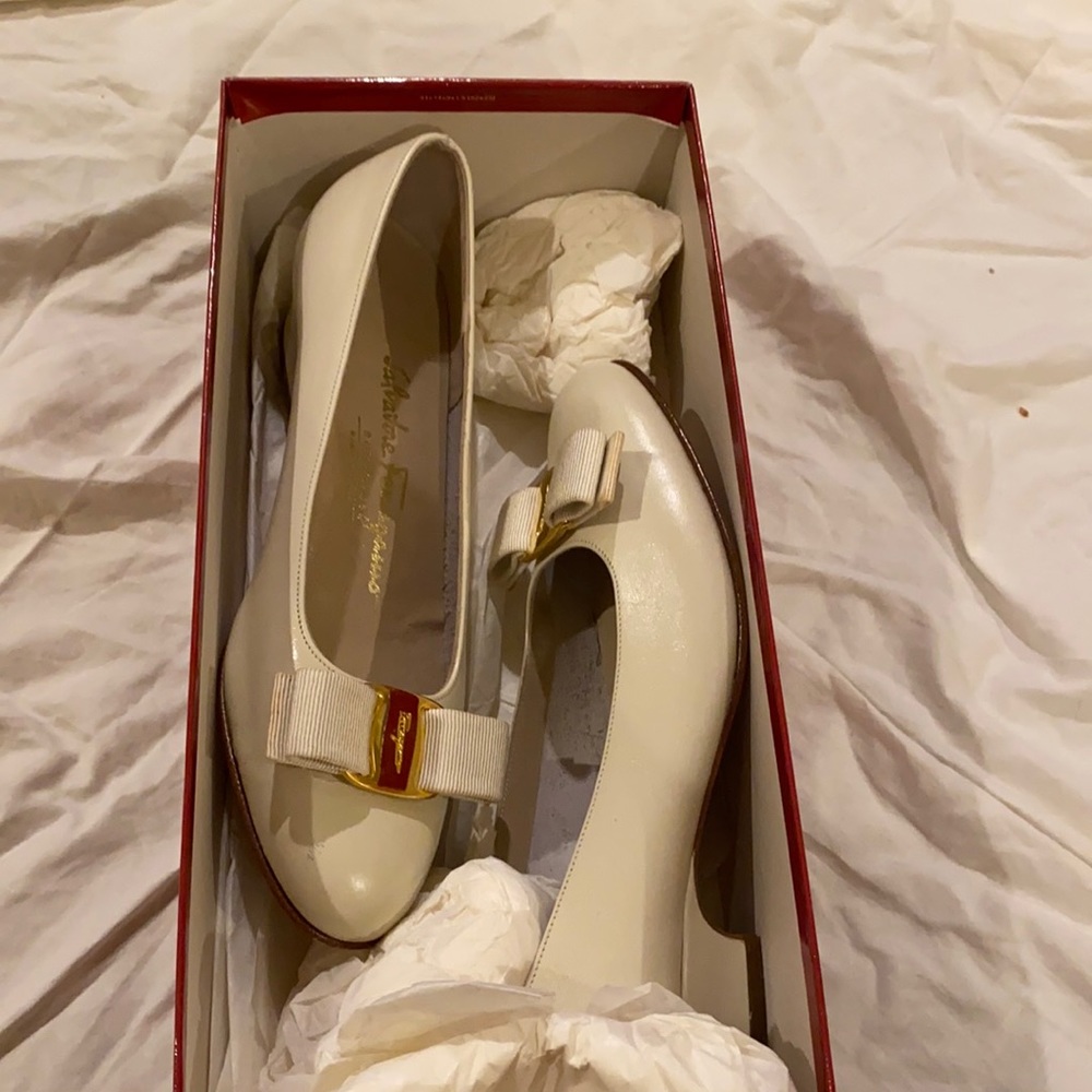 Salvatore Ferragamo flats